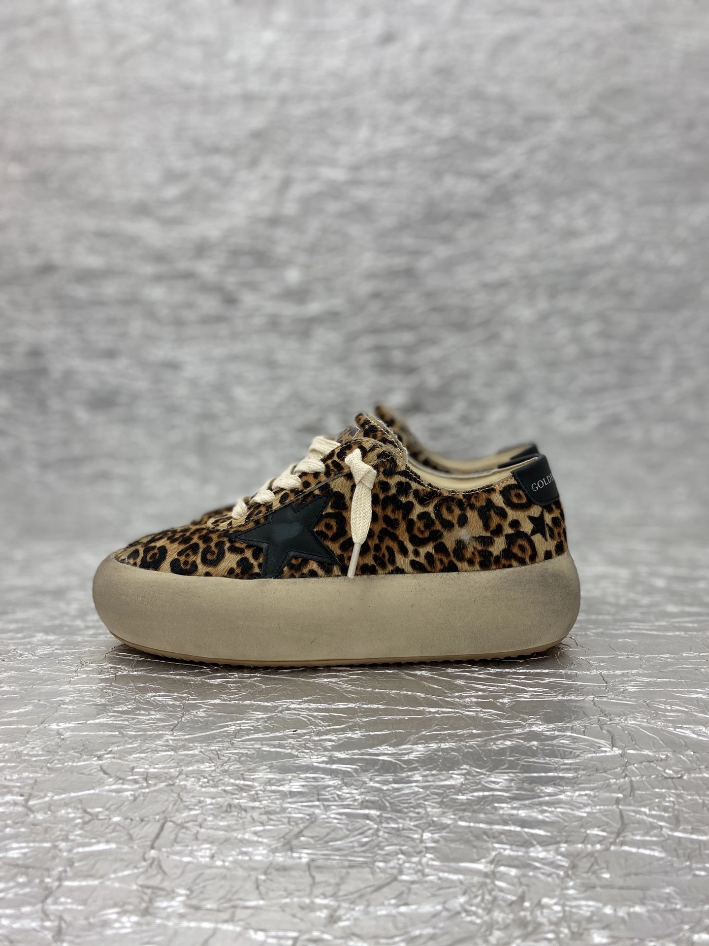 OOBB-- 6642 GWF00378.F003305.81472 GMF00378.F003305.81472 Space cowhide item:E-X362J2901T